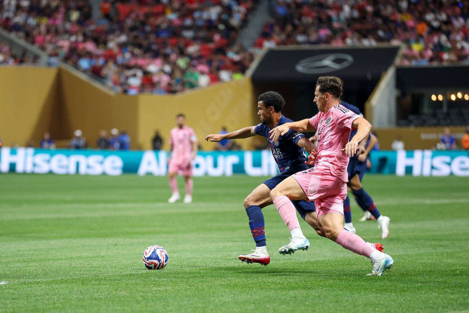 包含曼联强势横扫梅西晋级半决赛，状态火热！！的词条-爱游戏