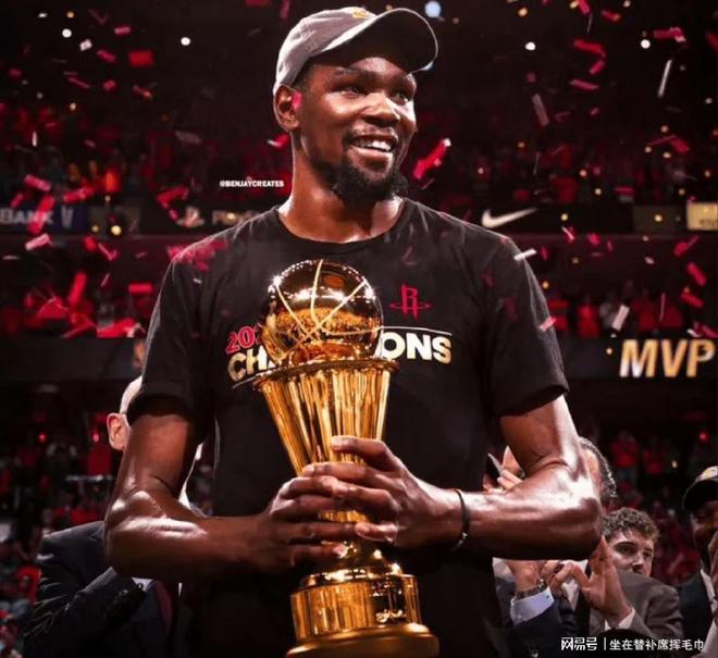 包含杜兰特迎来二十赛季出色发挥，尤文图斯观众热烈欢呼！赢得满堂喝彩的词条-爱游戏首页入口